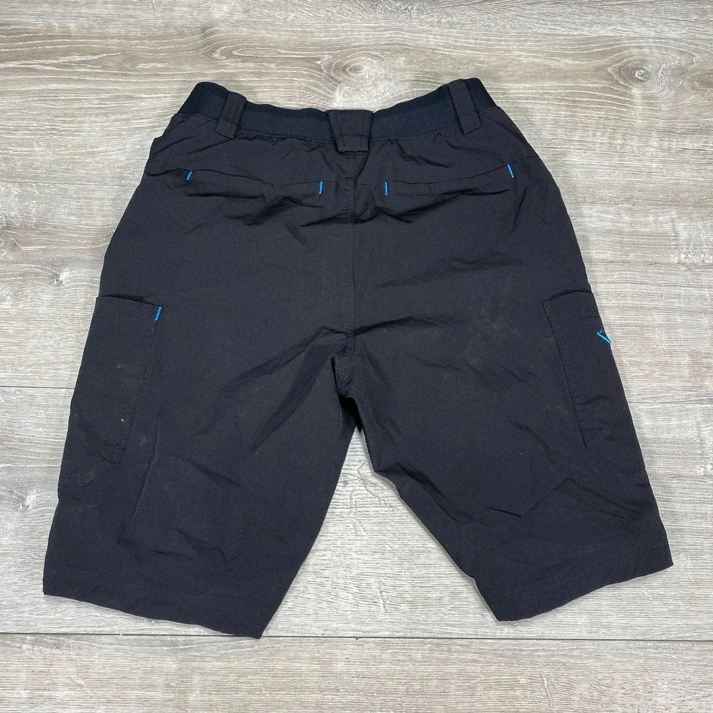 Amazon Black Cargo Shorts for Men - Picture 4 of 10
